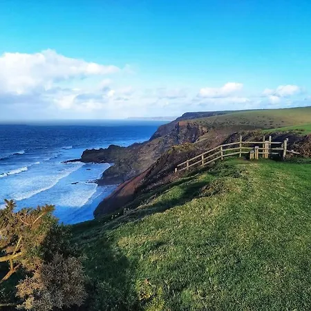 Hallagather Self Catering * Bude